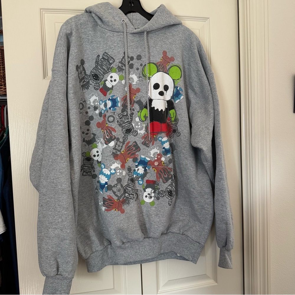 Disney Vinylmation Men’s Hoodie Line Drawing of Characters Mickey Mouse XL Hanes